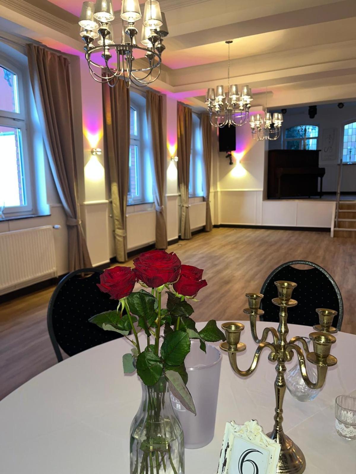 Zur Sonne "Gasthaus-Bar-Events" Poppenhausen Esterno foto